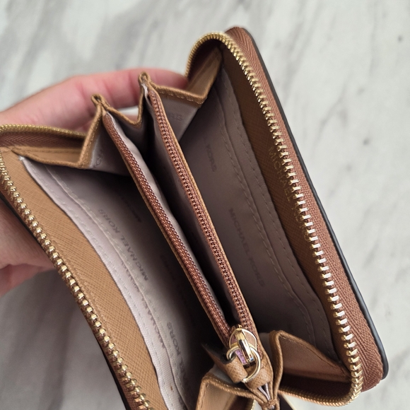 Michael Kors Brown- Camel  Leather Small Wallet. - Picture 3 of 5